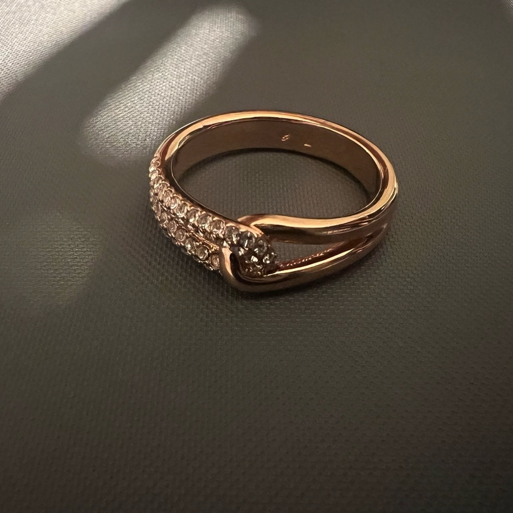 Kate Spade Get Connected Pave Loop Ring color- Day Break Rose Gold Size 7 - Picture 11 of 16